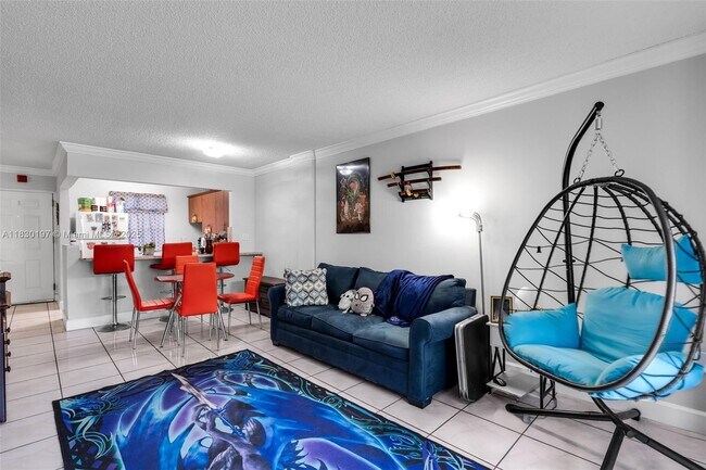 Building Photo - 9460 Fontainebleau Blvd