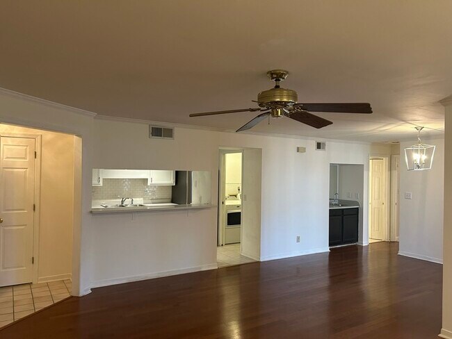 Foto del edificio - Move-in Ready Luxurious 2 bedroom, 2 bathroom affordable condo in Hoover, Alabama