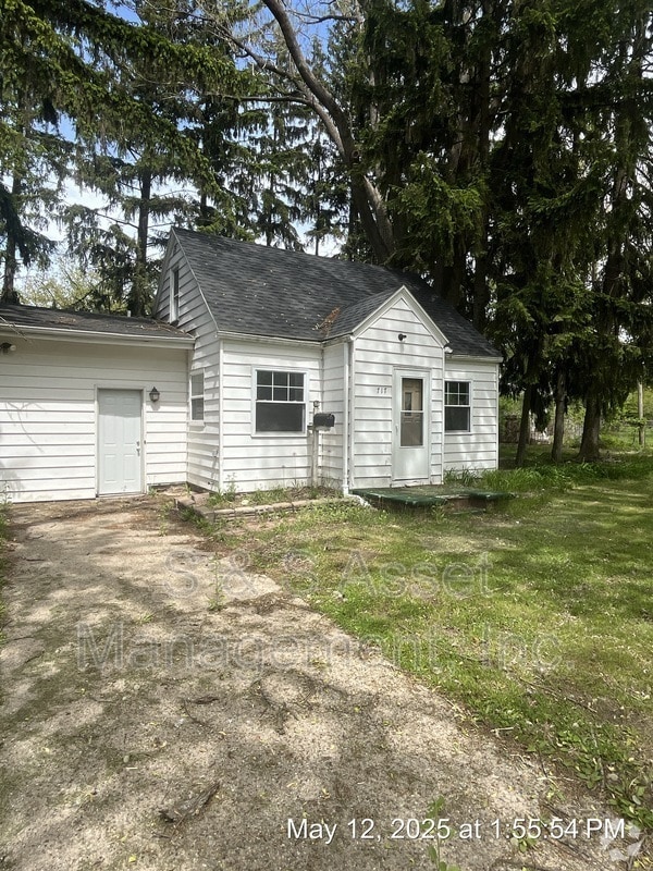 Building Photo - 717 Maplehill Ave