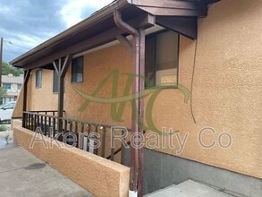 Building Photo - 1328 Anita St