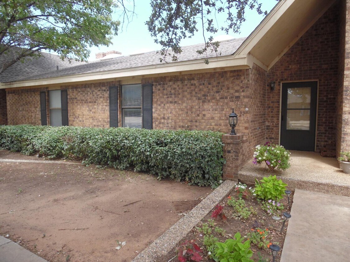3108 75th St, Lubbock, TX 79423 Townhome Rentals in Lubbock TX