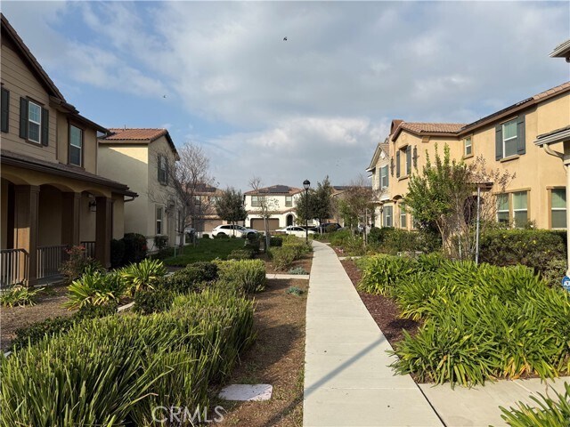 Foto del edificio - 4751 Java Paseo S