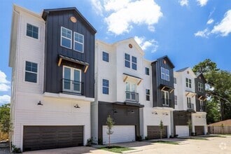 Building Photo - 2828 Versailles Oak Ln