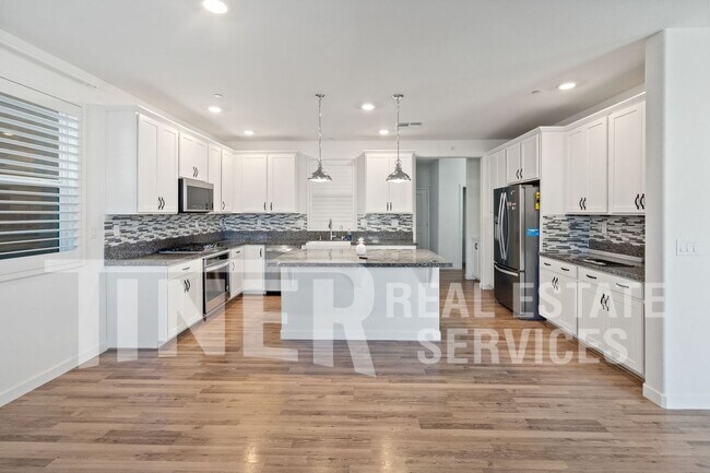 Building Photo - 2852 Honey Opal Ave