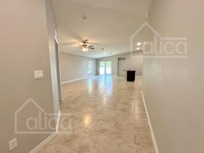 Building Photo - 3271 Hale Ave