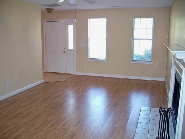 Building Photo - 104 Yonce Ct