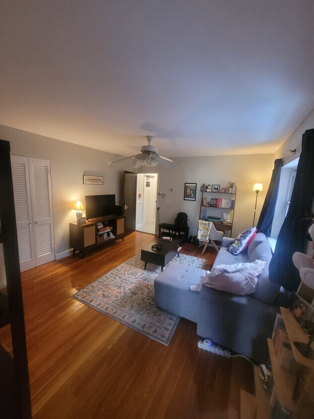Foto del edificio - 492 Pleasant St