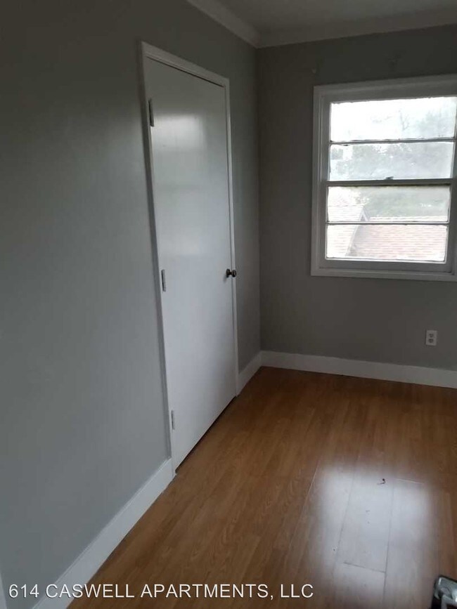 Foto del edificio - 614 N Caswell Ave