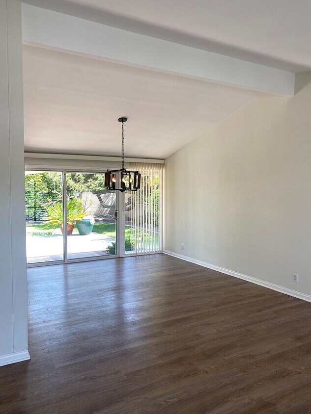 Building Photo - 3071 Silverwood Dr