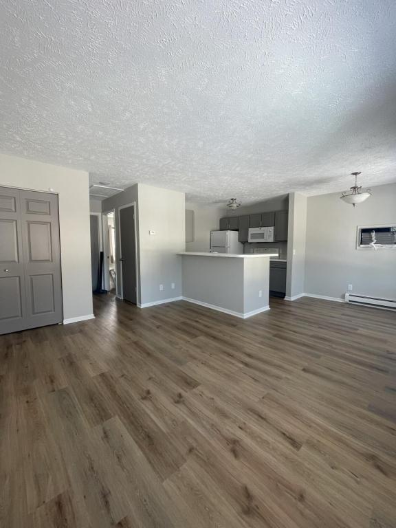 Foto del edificio - 3837 Silver Lake Rd