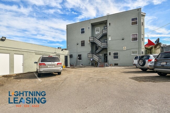 Building Photo - 721 S Alvarado St