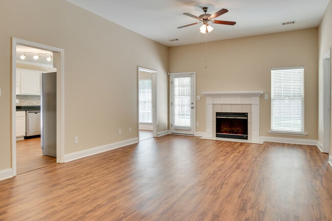 Foto del edificio - 2152 Sylvan Lake Dr