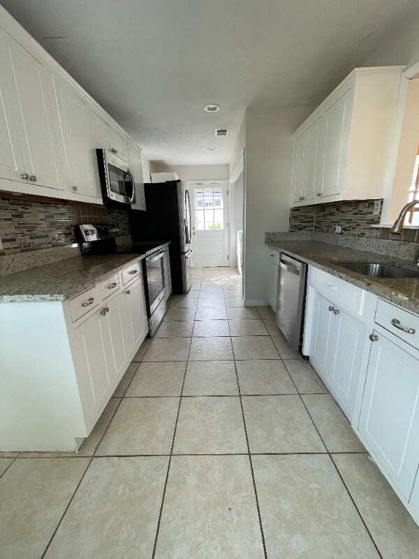 Building Photo - 748 Aragona Blvd
