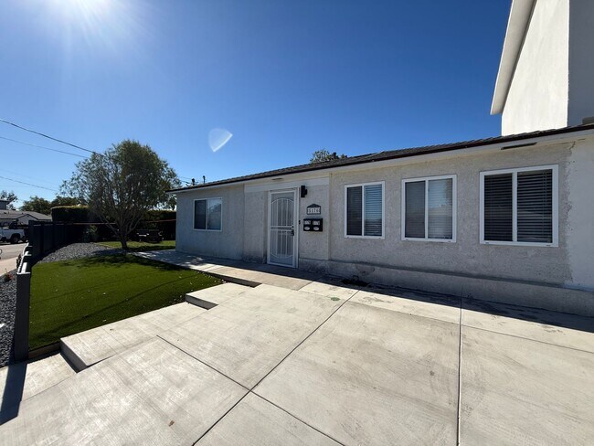 Foto del edificio - Newly Remodeled 7 room house on Ewing St