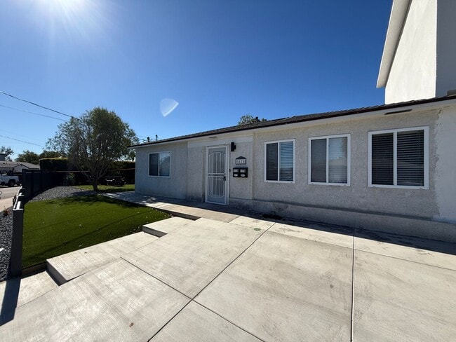Building Photo - Newly Remodeled 7 room house on Ewing St