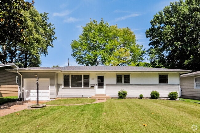 Building Photo - 1255 Del Rey Dr