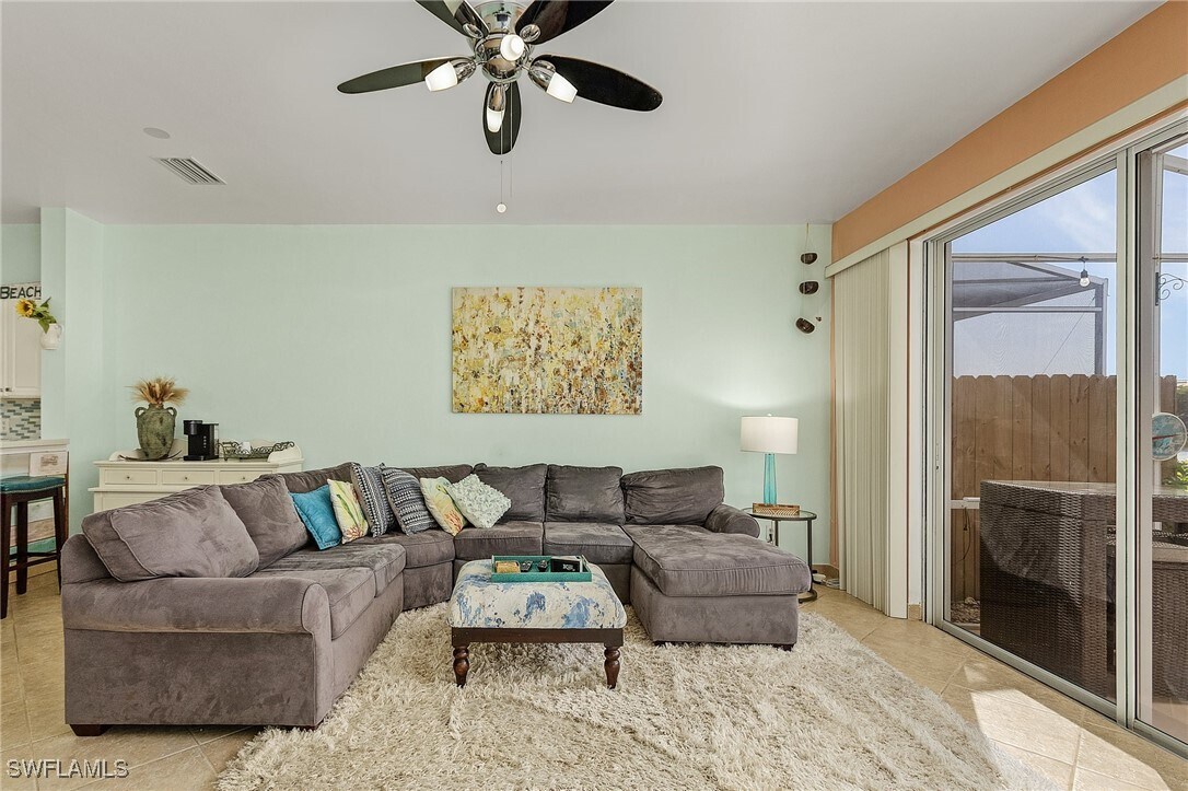 Foto principal - 8311 Village Edge Cir