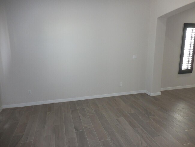 Foto del edificio - 213 Epsom Dr