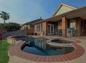Building Photo - 313 Marina Oaks Ct