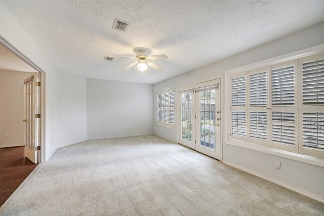 Foto del edificio - 8730 Cedarspur Dr