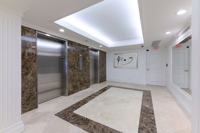 Foto del edificio - 250 Bradley Pl