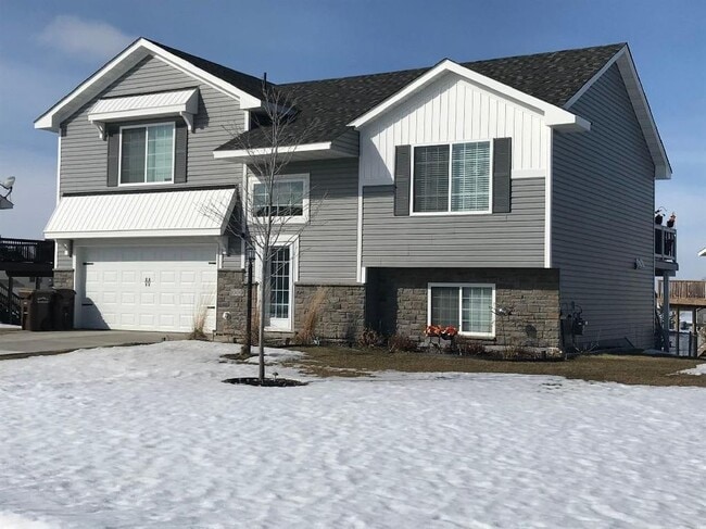 Building Photo - 1000 Chestnut St