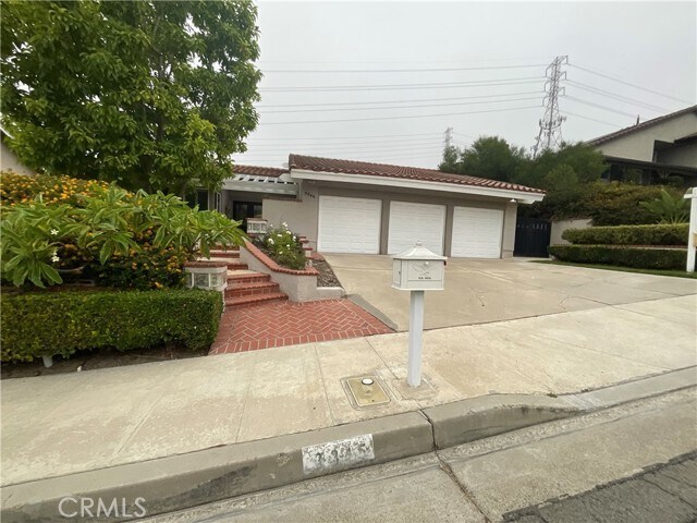 Foto principal - 3345 E Meadowridge Rd