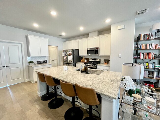 Building Photo - 131 Peach Orchard Ln