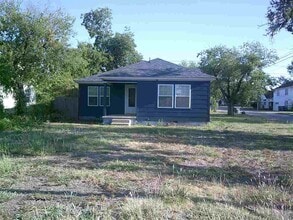 Building Photo - 1801 NW Bell Ave