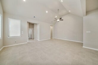 Building Photo - 1547 Crystal Stream Dr