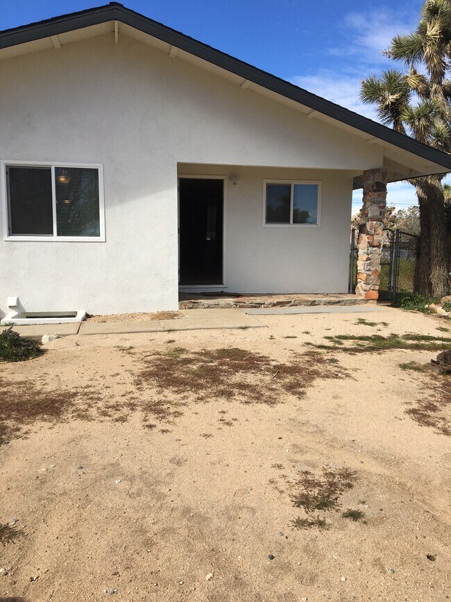 Foto del edificio - 7690 Barberry Ave