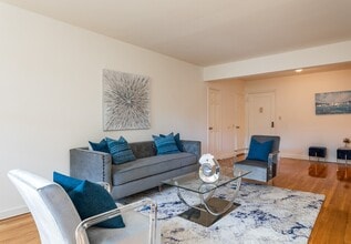 Living Area - Hoyt Bedford Apartments