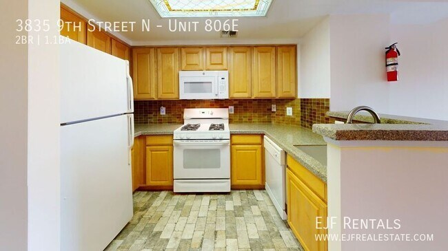 Building Photo - Spacious One Bedroom Plus Den W/Parking In...