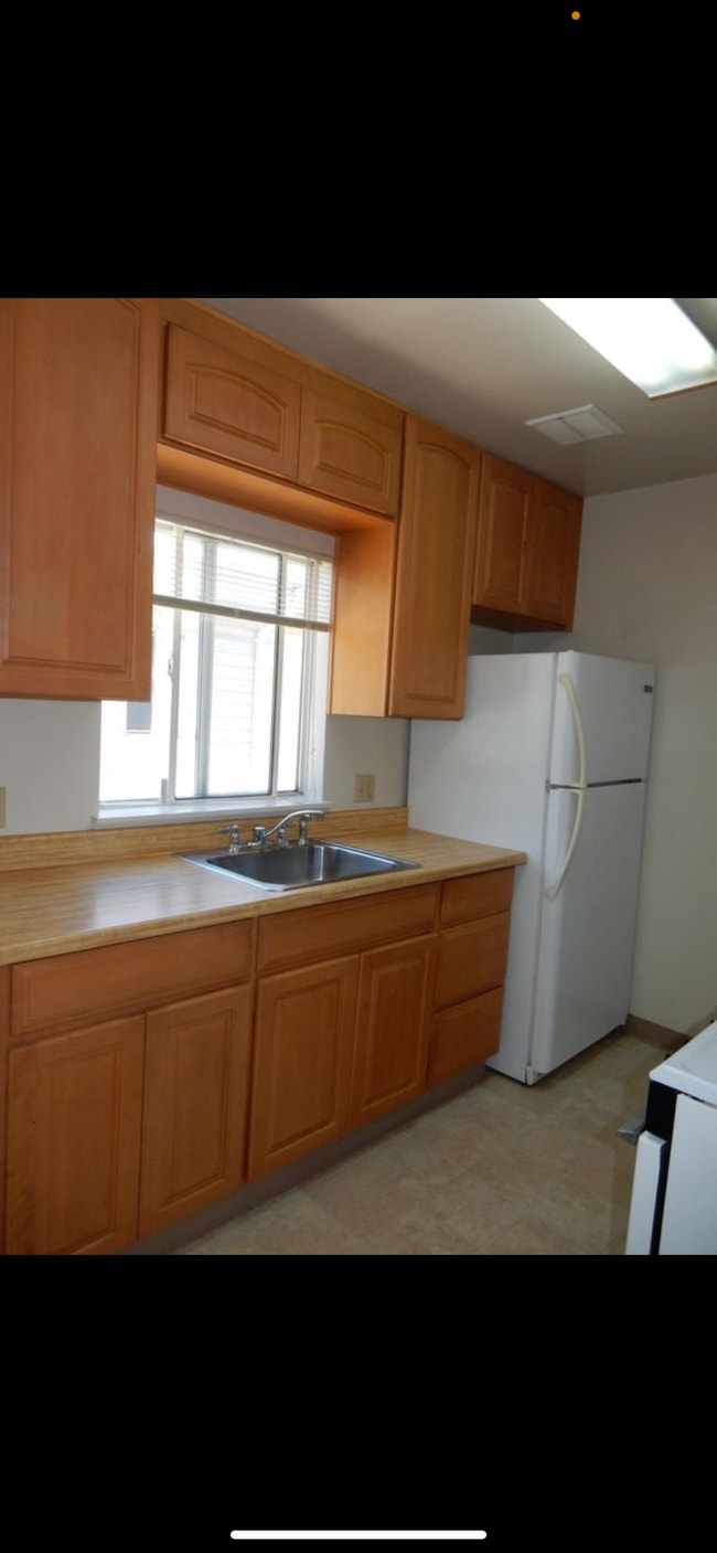 Building Photo - 1710 Benton St