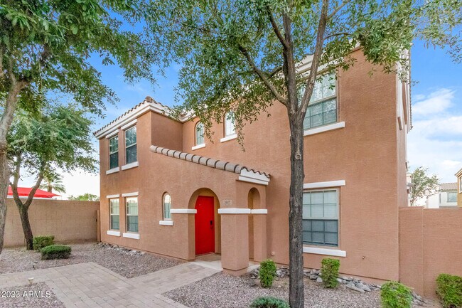 Foto del edificio - 3117 E Harrison St