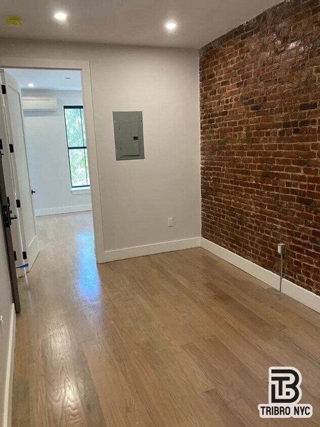 Foto principal - 0 bedroom in RIDGEWOOD NY 11385