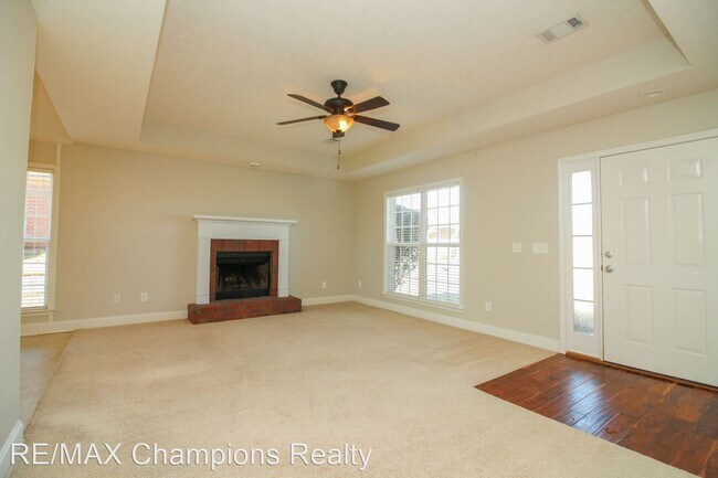 Foto del edificio - 3 br, 2 bath House - 6046 White Pine Dr
