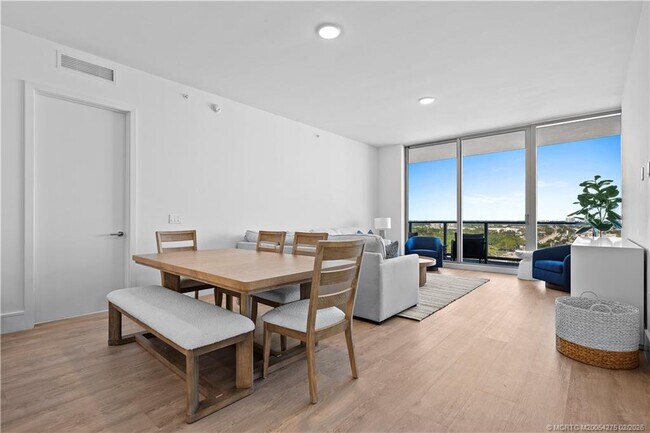 Foto del edificio - 220 Lake Shore Dr