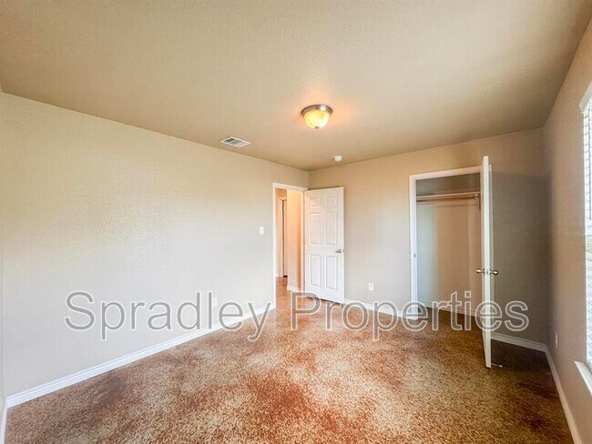 Building Photo - 1512 Kal Ct