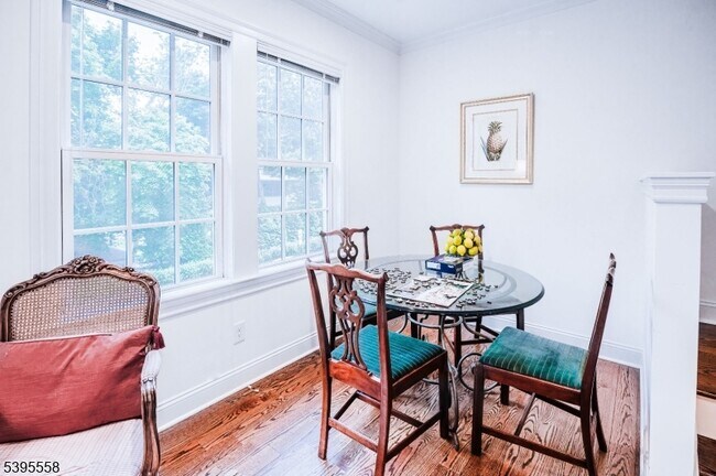 Foto del edificio - 29 Euclid Ave