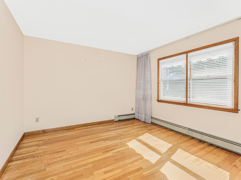 Primary Photo - 243 Lakeview Ave