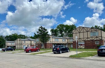 Building Photo - 1305 W Breckenridge Dr