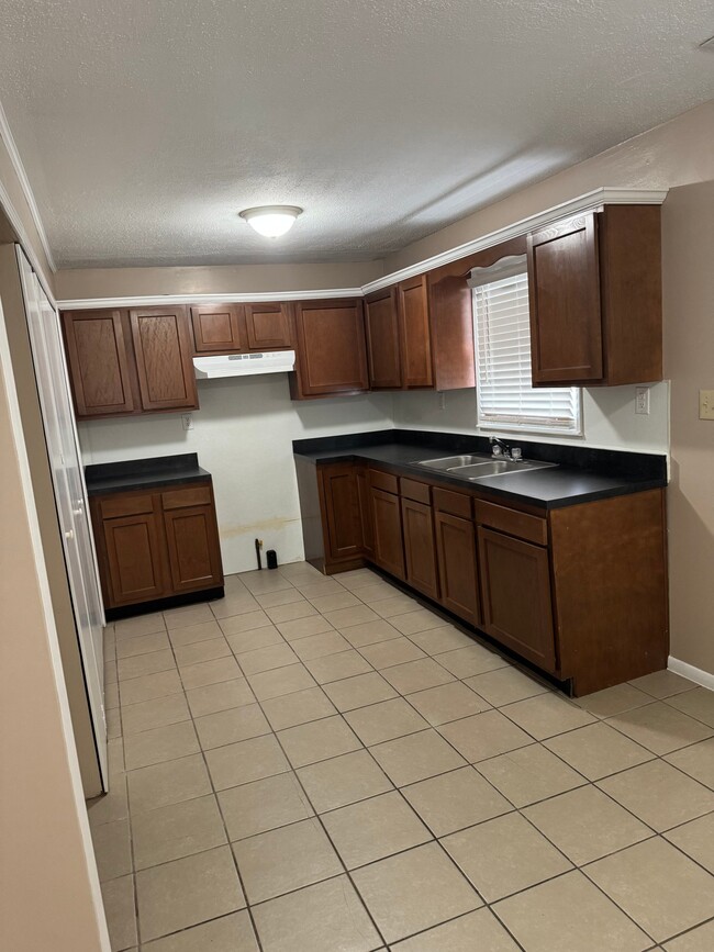 Foto del edificio - 9114 New Maple Rd