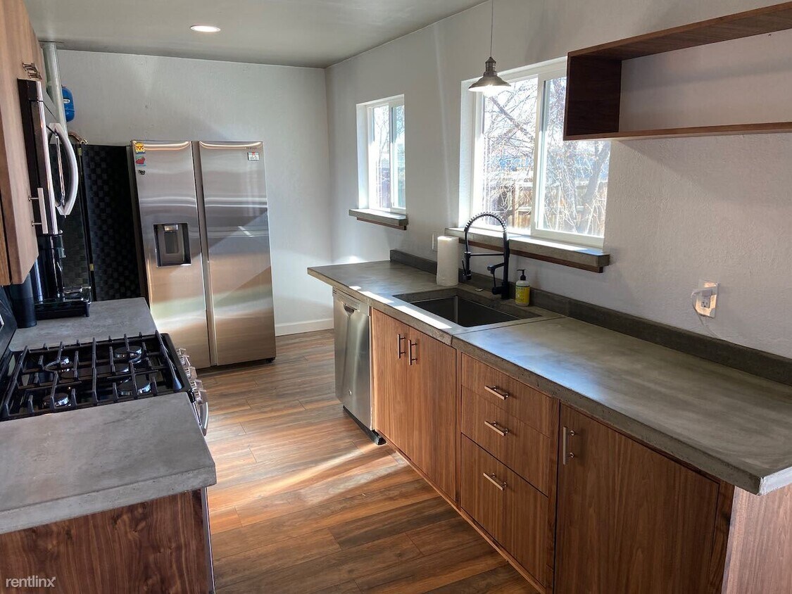 Primary Photo - 3 br, 2 bath House - 415 West Ouray Avenue