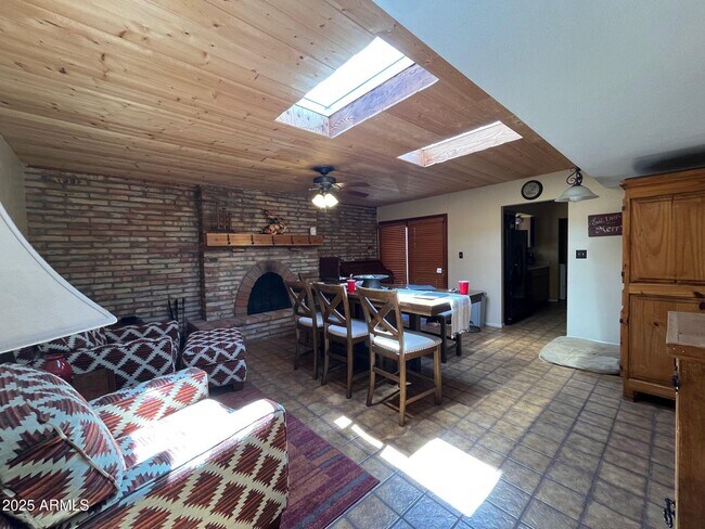 Foto del edificio - 1964 Sonoita Dr