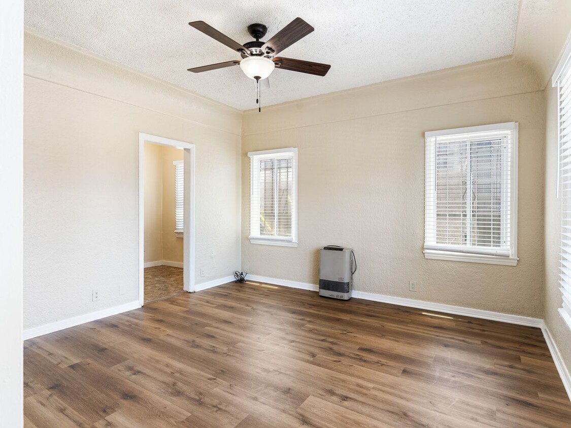 Foto principal - 1324 N Peterson Ave