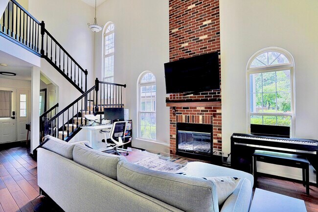 Building Photo - 1049 Talbots Ln