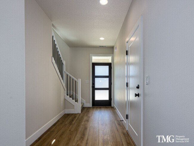 Foto del edificio - High End 4 Bed 2.5 Bath Home in Desirable ...
