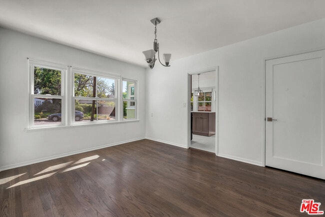 Foto del edificio - 1091 Palm Terrace