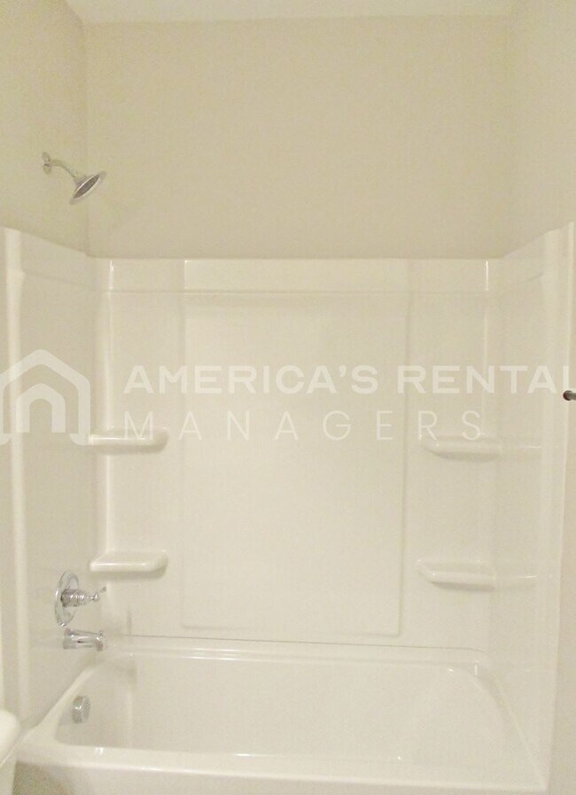 Building Photo - Home for Rent in Lake Cyrus... Available t...